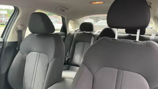 View 15 of 2023 KIA K5