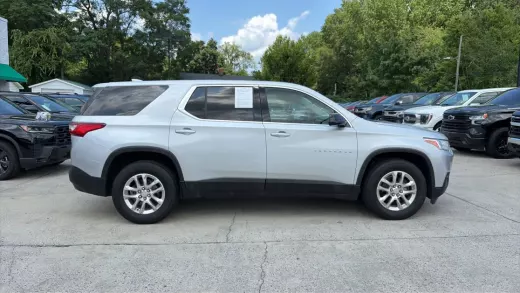 View 4 of 2020 CHEVROLET TRAVERSE