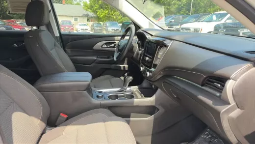 View 8 of 2020 CHEVROLET TRAVERSE