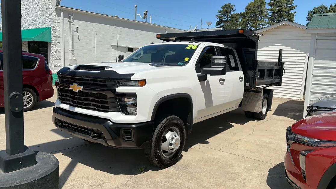 2024 CHEVROLET SILVERADO 3500 HD CREW CAB & CHASSIS