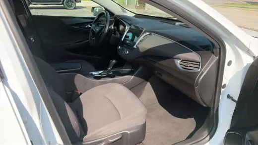 View 10 of 2020 CHEVROLET MALIBU